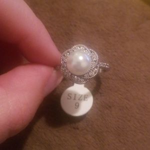 Pearl and Diamond ring NWT